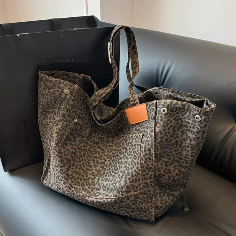 Spacious Tote Bag for Daily Essentials and Errands 5