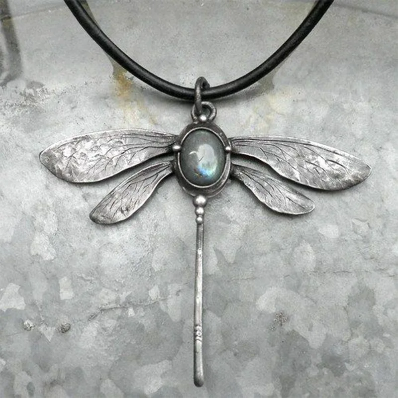 Women’s Pendant Necklace with Dragonfly Design 1