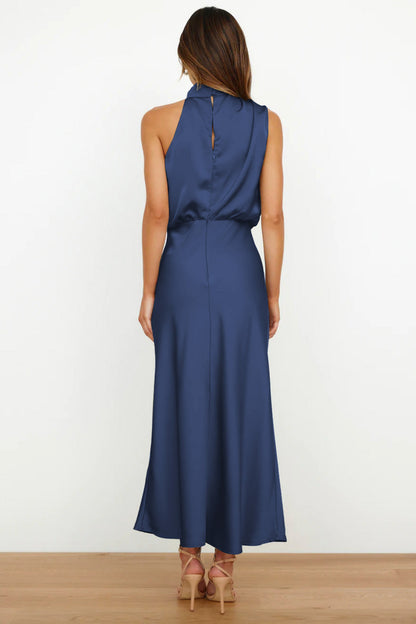 EleganceWear – Halter Neck Dress, Flattering Fit, Chic Design, Perfect for Weddings & Cocktail Parties