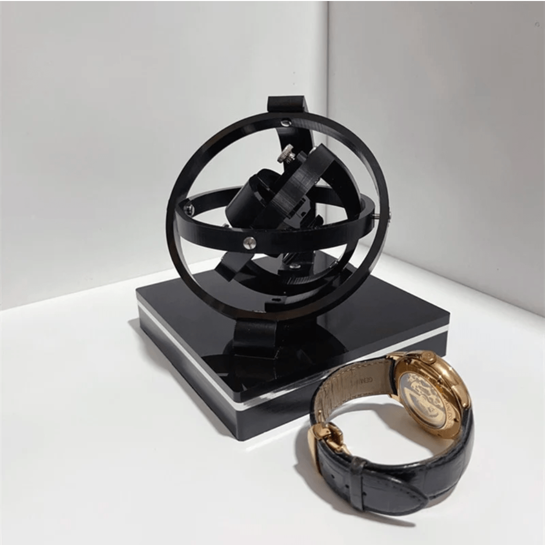 Automatic Watch Winder – Compact Box for Maintaining Watches 2
