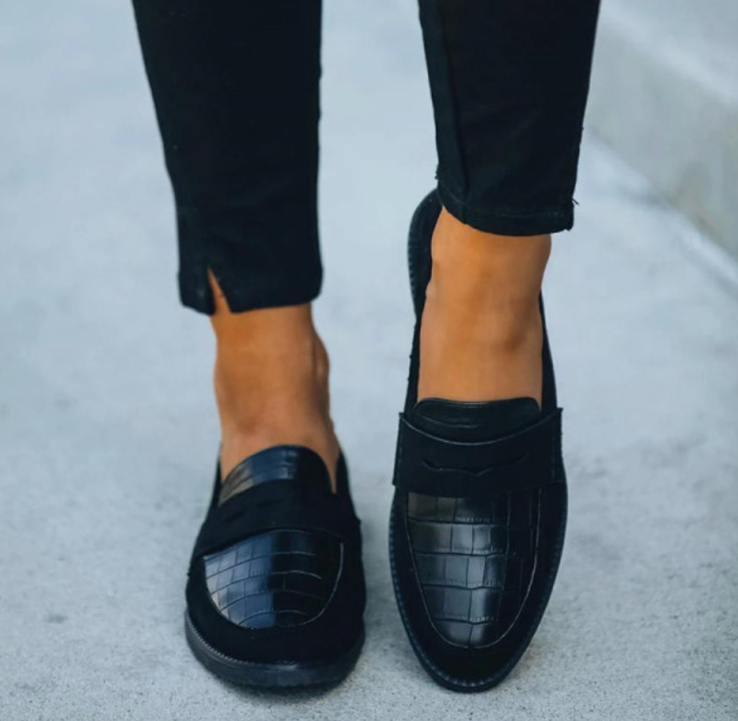 Men's Comfortable Shoe with Slip-On Design