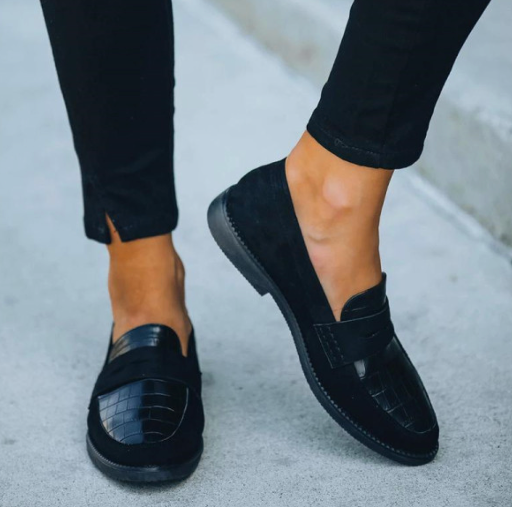 Men's Comfortable Shoe with Slip-On Design