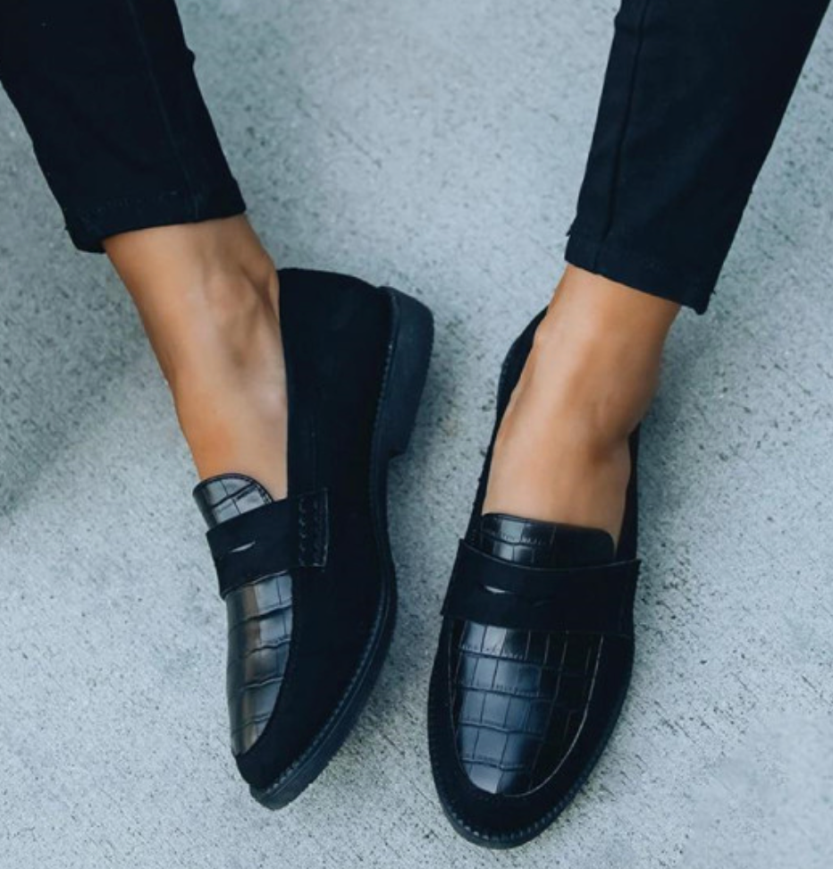 Men's Comfortable Shoe with Slip-On Design