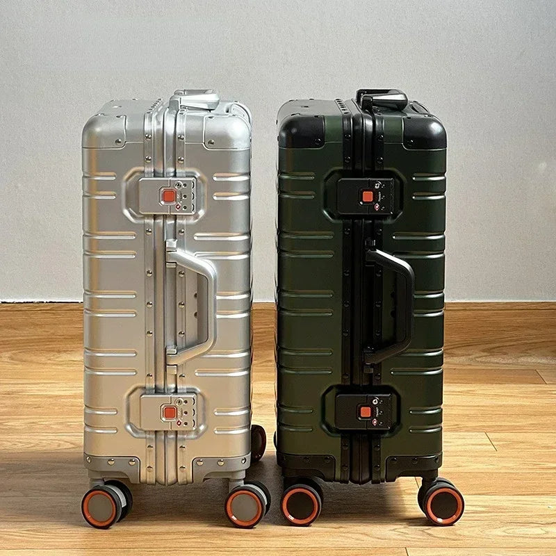 Compact Suitcase – Durable Design with 360° Spinner Wheels 2