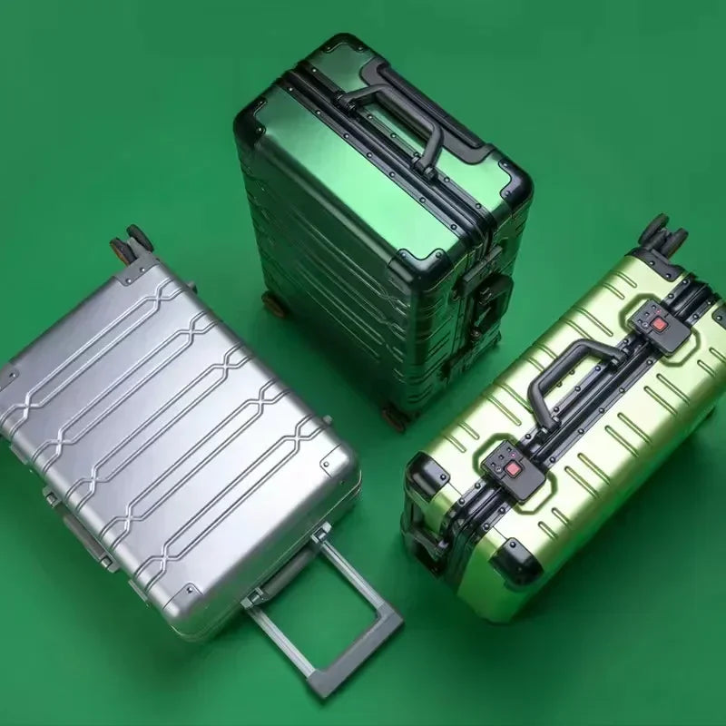 Compact Suitcase – Durable Design with 360° Spinner Wheels 4