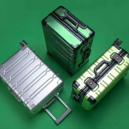 Compact Suitcase – Durable Design with 360° Spinner Wheels 4