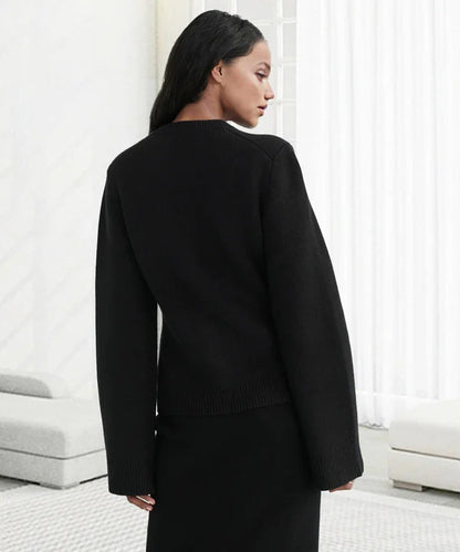Women's Elegant Round Neck Knitted Cardigan with Buttons | Ideal for WInter