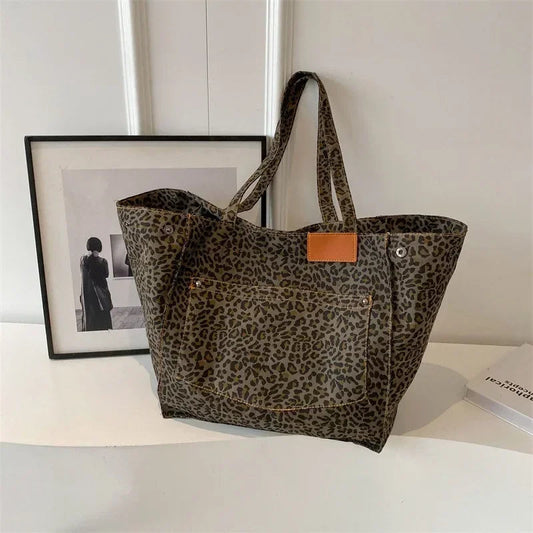 Spacious Tote Bag for Daily Essentials and Errands 0