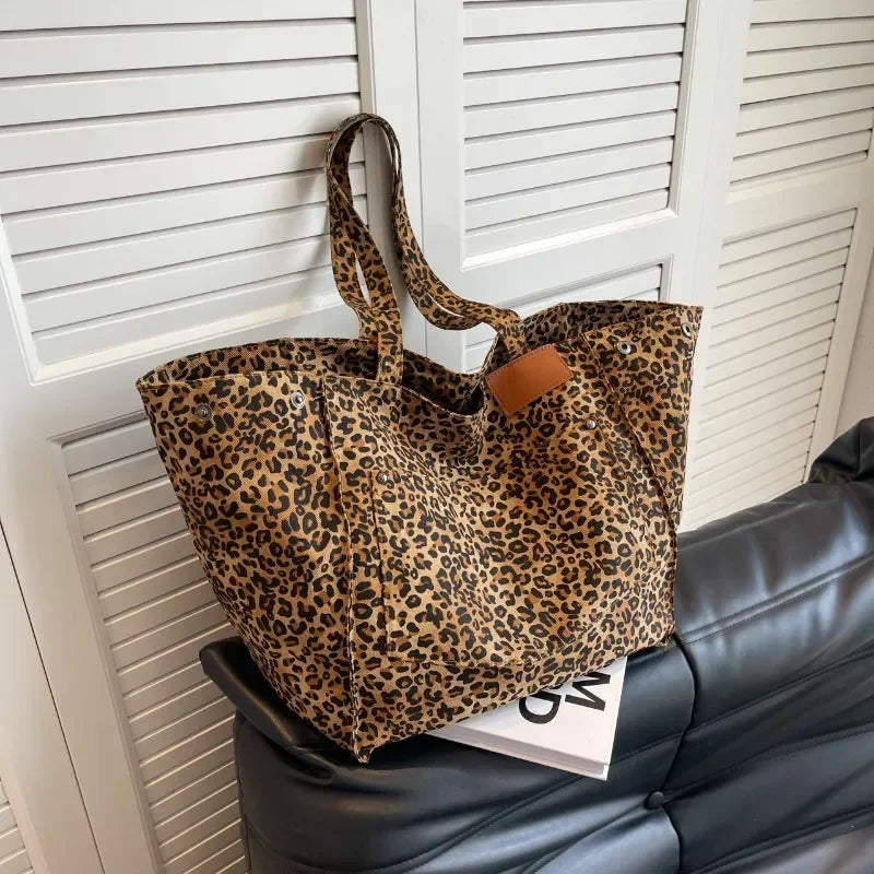 Spacious Tote Bag for Daily Essentials and Errands 2