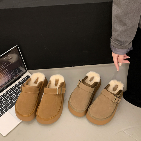 Women's Clogs with Adjustable Straps