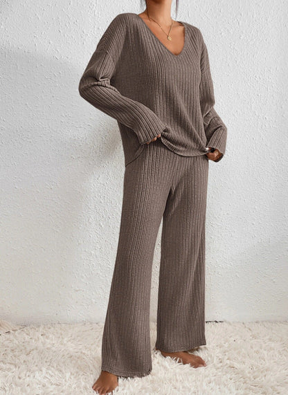 Women's Cozy Knitted Sweater with Versatile Design