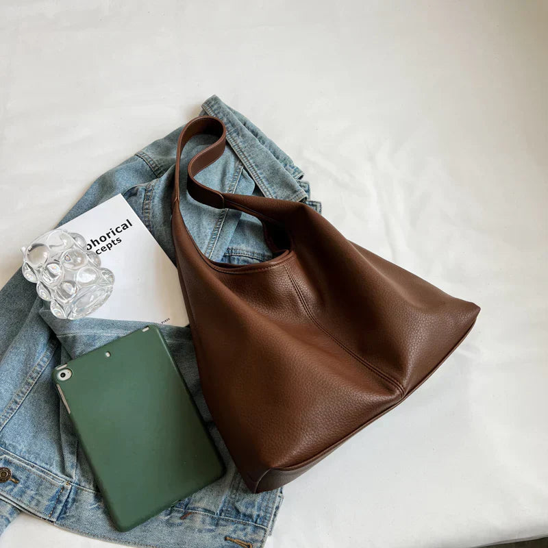 Women’s Minimalist Shoulder Bag with Spacious Interior 5