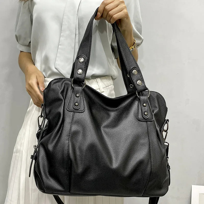 Women’s Shoulder Bag with Magnetic Closure for Everyday Use 3