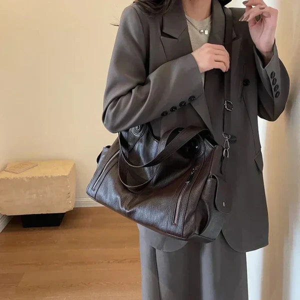 Women’s Structured Handbag with Interior Compartments 3
