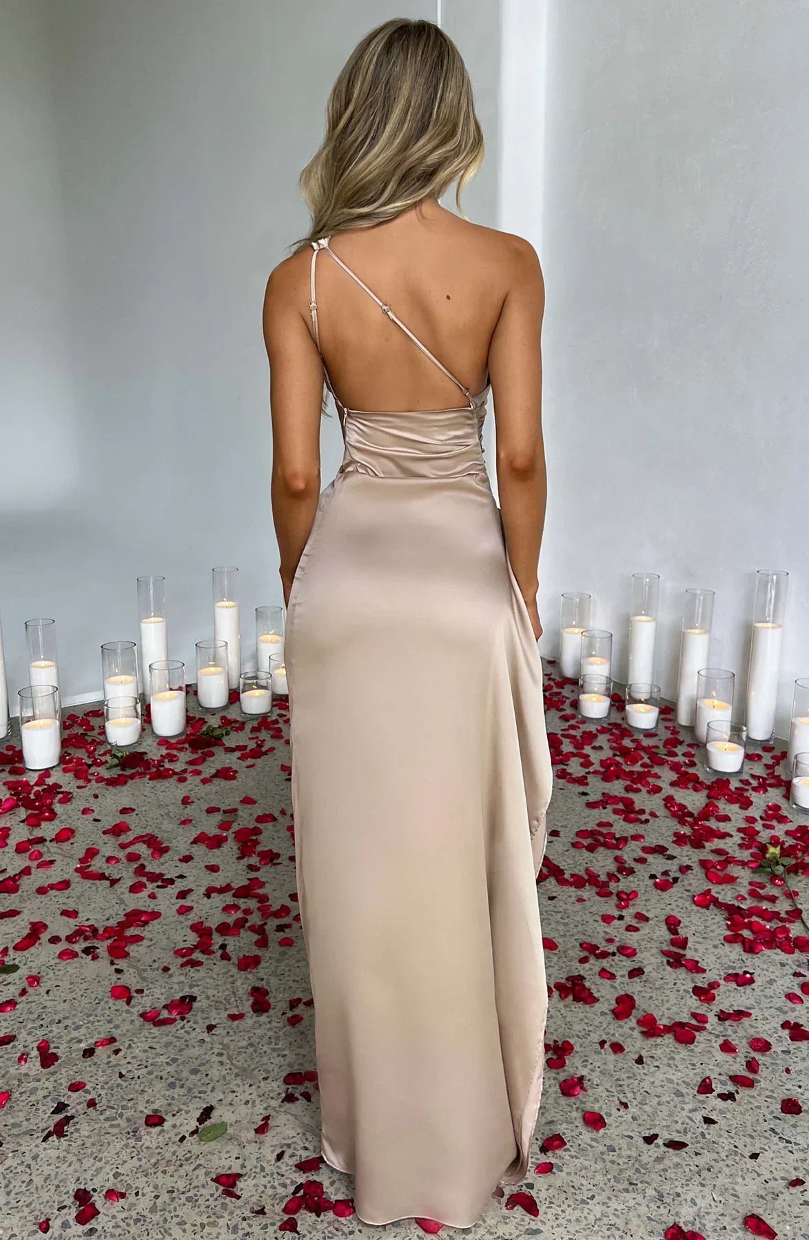Elegance Couture – Women's One Shoulder Satin Dress, Chic Asymmetrical Design, Smooth Draping Fabric, Perfect for Formal Events