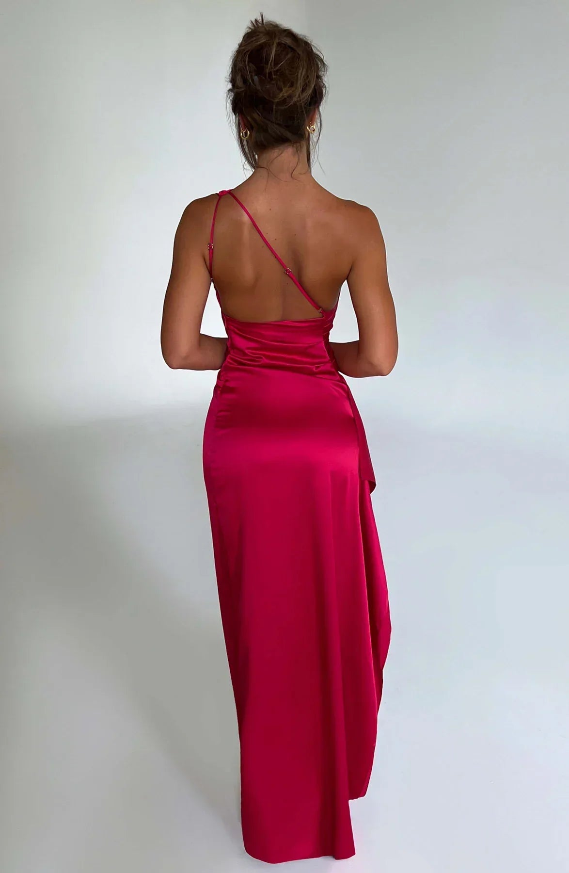 Elegance Couture – Women's One Shoulder Satin Dress, Chic Asymmetrical Design, Smooth Draping Fabric, Perfect for Formal Events